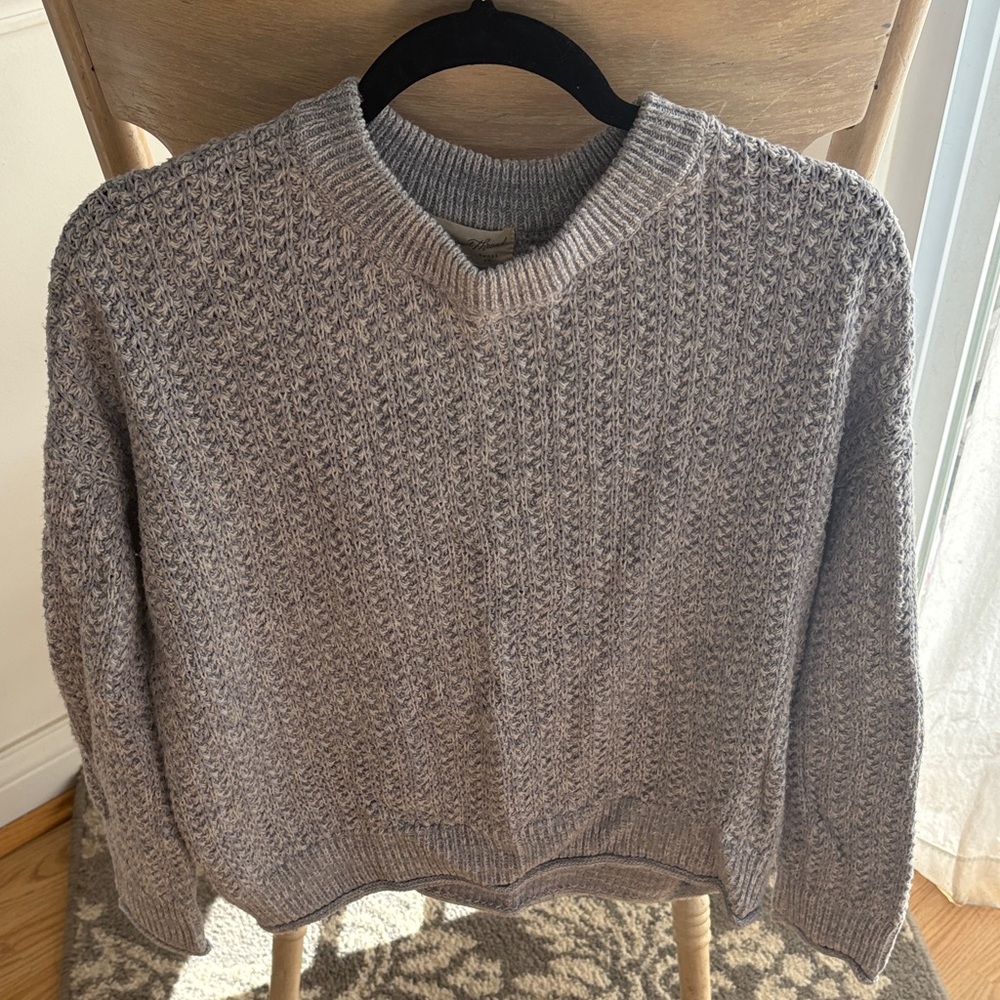Universal Thread Gray Crew Neck Sweater